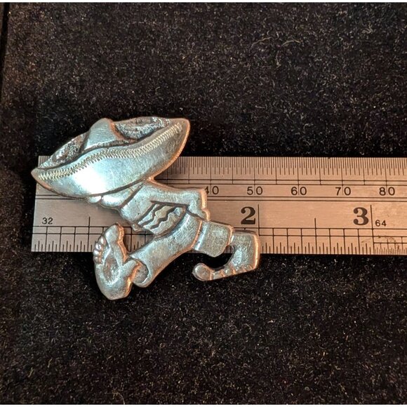 Vintage Mexican Sterling Silver Sombrero Man Brooch Unique Walking Figure Pin - Picture 4 of 13